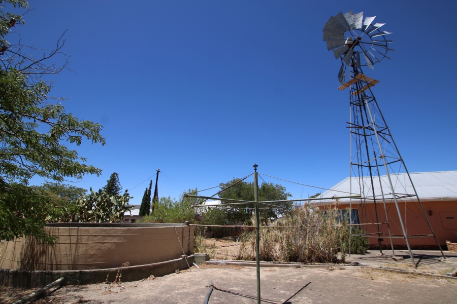 2 Bedroom Property for Sale in Fraserburg Northern Cape